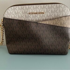 Michael Kors Crossbody. New without tags. Used twice.